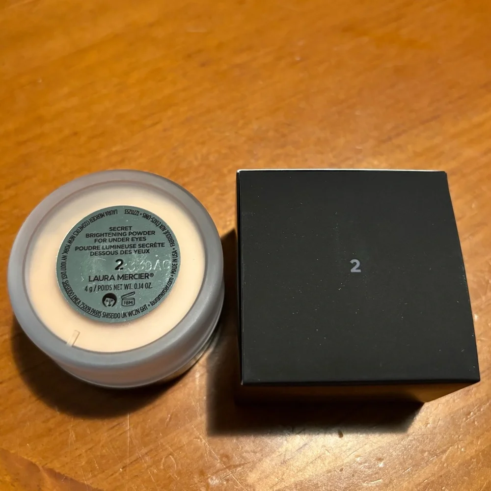 Laura Mercier Secret Brightening Powder for Under Eyes